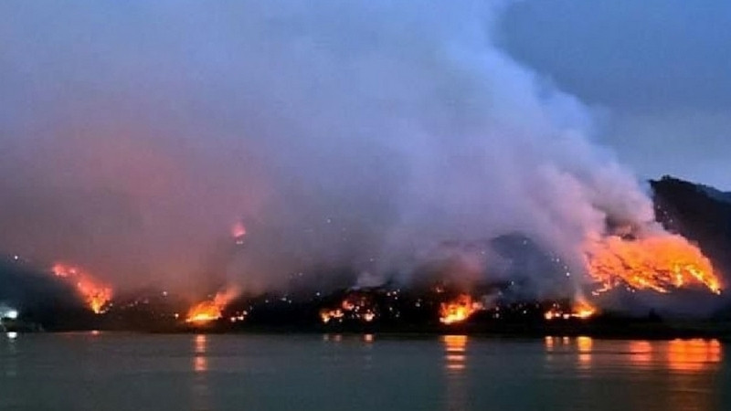 Controlado en un 60% incendio en paraje Velo de Novia de Valle de Bravo: AMLO 