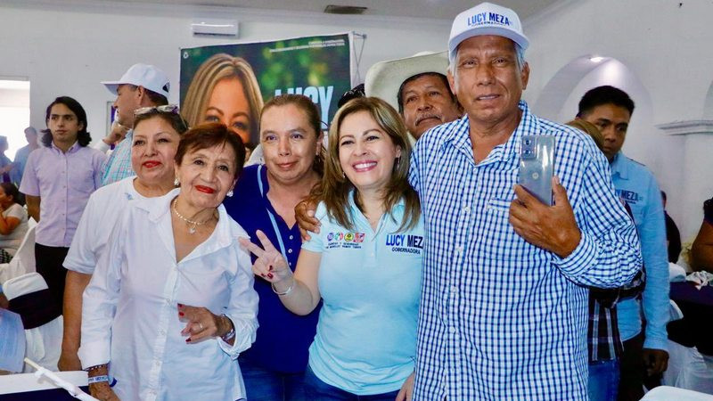 Lucy Meza se compromete a retomar el crédito a la palabra en Morelos 