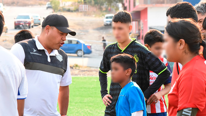 Escuelas de Fútbol “Estrellas del Mañana” reciben visita de visor profesional