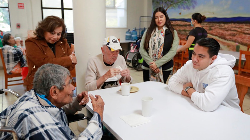 Propone “Felifer” crear dos nuevas casas del Adulto Mayor en Querétaro 