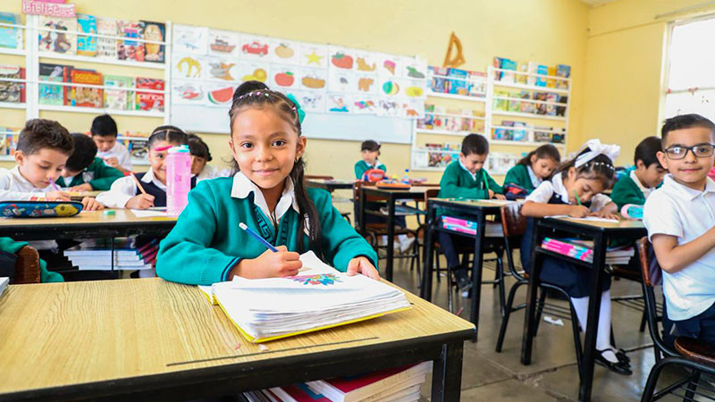 Avanza otro ciclo escolar completo en Michoacán 