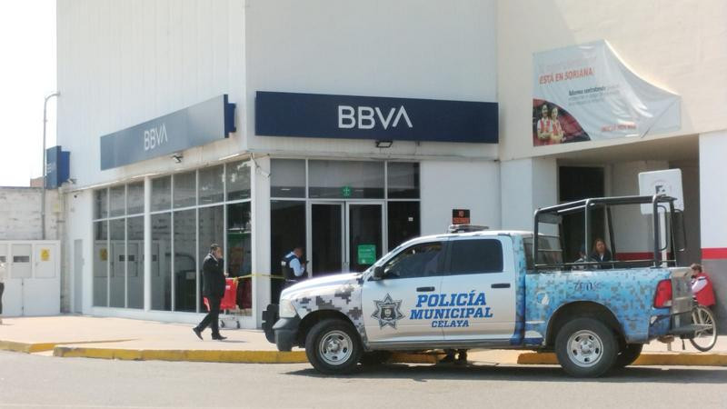 Intentan atracar sucursal de banco en Celaya, Guanajuato 