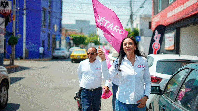 Querétaro: Reciben vecinos de El Retablo a Paloma Arce 