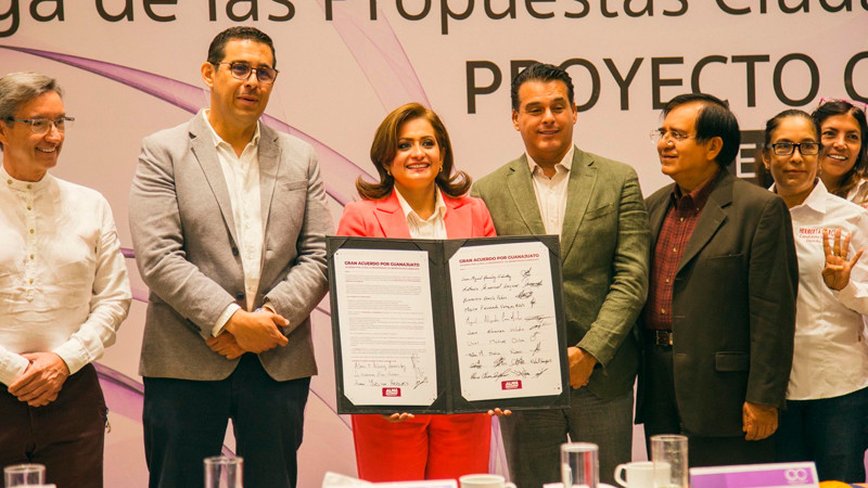 Alma Alcaraz se reúne con el Observatorio Ciudadano Integral de Celaya 