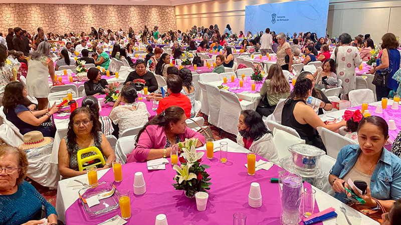 Universidad Michoacana y sindicato celebran a las madres trabajadoras  