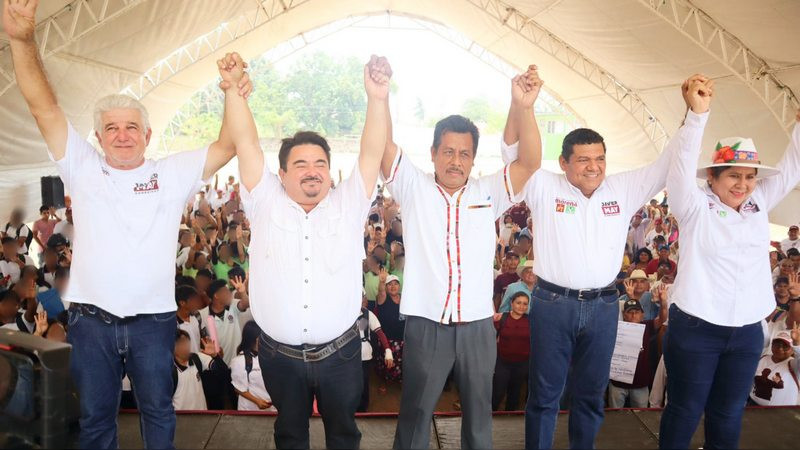 Javier May se compromete a modernizar carreteras de Tabasco 