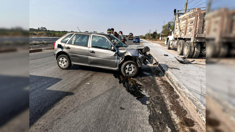 Choque frontal en la carretera 540 Querétaro deja un herido 