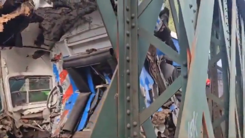 Un total de 57 personas hospitalizadas dejo el choque entre dos trenes en Buenos Aires, Argentina