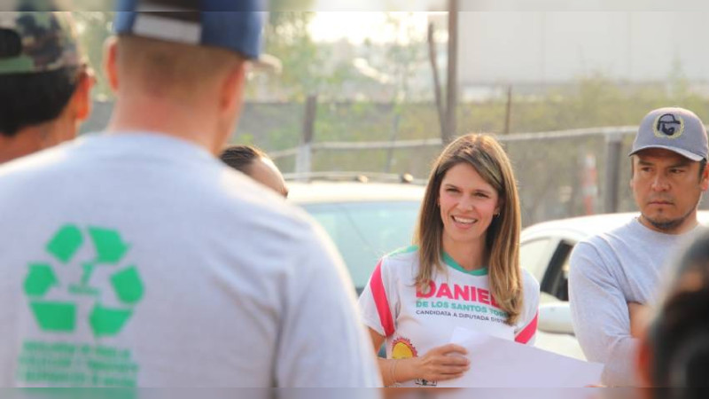 Trabajadores de la Recolección Apoyan a la Candidata Daniela De Los Santos Torres para Diputada Local en el Distrito 17 de Morelia 