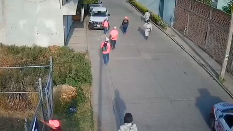 Graban a brigada morenista retirando propaganda del PAN, en Celaya, Guanajuato 