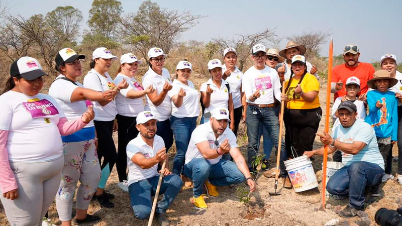 Con éxito se realizó campaña de reforestación en Huandacareo que impulsó Humberto González 