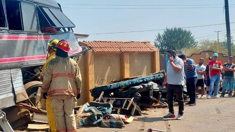 Paracho, Michoacán: Sufren accidente los de la Trakatera Ardiente; habría tres muertos y varios heridos 
