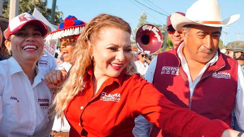 Claudia Delgadillo promete plazas a docentes de Jalisco 