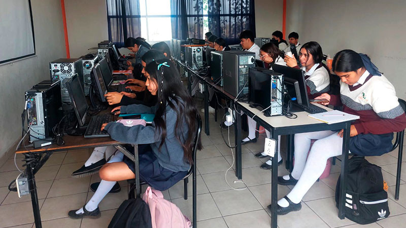 Subsistema educativo mide conocimiento de estudiantes michoacanos  