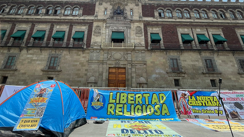 Grupo provida inicia huelga de hambre frente a Palacio Nacional 