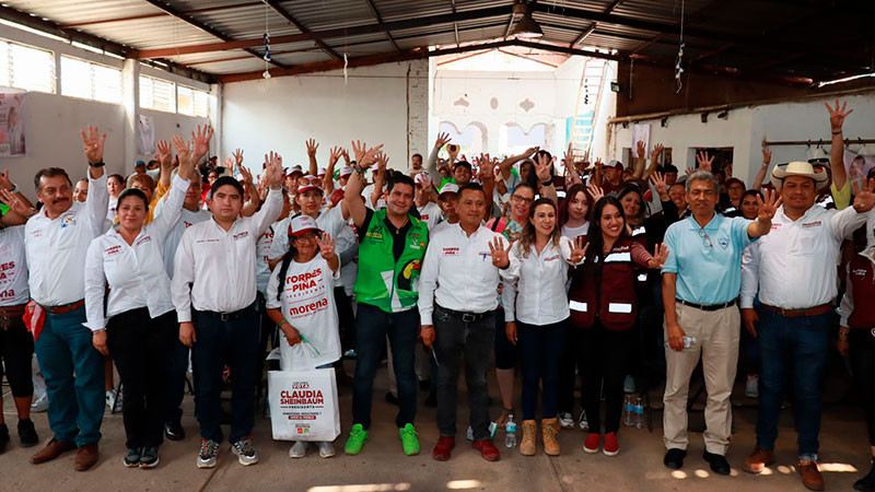 Recorre Ernesto Núñez distrito 8 Morelia en busca del voto verde  