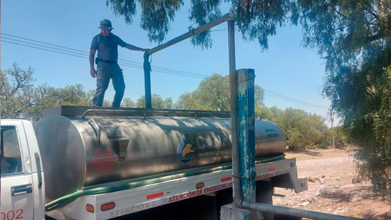 Sequía en  Sinaloa; suministran agua a través de pipas en zonas rurales 