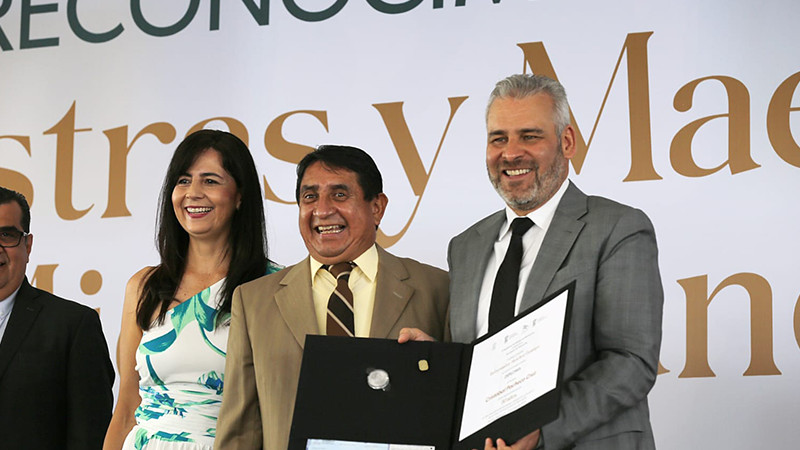 Amor con amor se paga: Bedolla a maestros michoacanos 