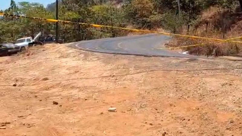 Atacan con arma de fuego a ocupantes de una camioneta en Ziracuaretiro, Michoacán  