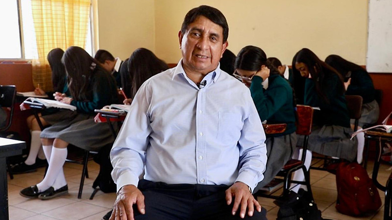  Se viven nuevos tiempos en la educación, afirma docente con 30 años de servicio 
