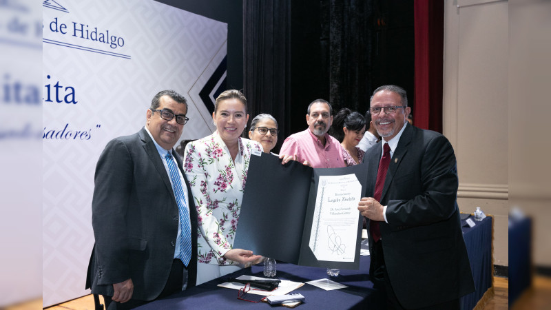 Docentes reciben el Legado Nicolaita; son el rostro de la UMSNH: Yarabí Ávila