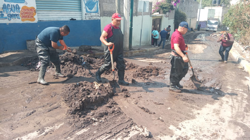 Se desborda barranca en Ecatepec; se inundan 20 casas 