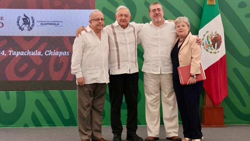 AMLO se reúne con Bernardo Arévalo, presidente de Guatemala 