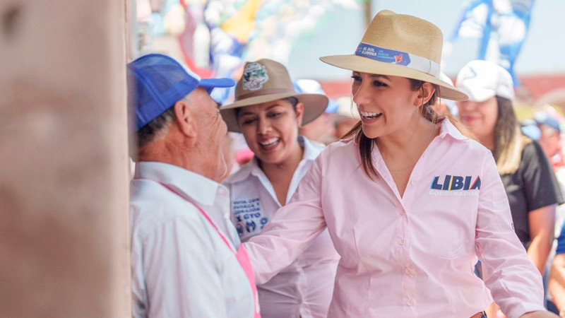 Libia García visita a comerciantes de San Felipe, Guanajuato 