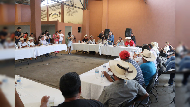 Ganaderos michoacanos reconocen compromiso de Julieta Gallardo con el sector