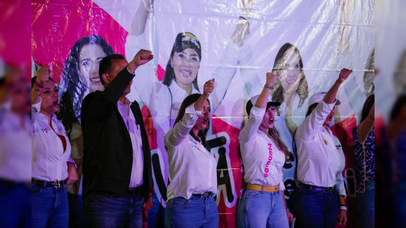 Patzcuarenses arropan a Macarena Chávez