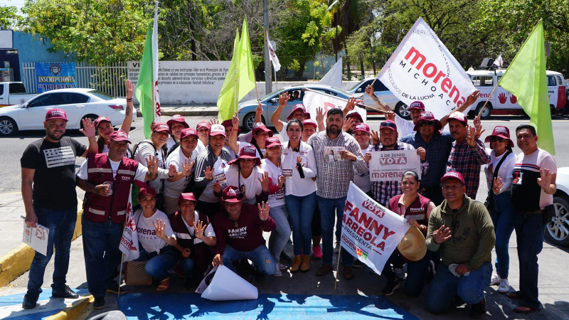 El corazón de Apatzingán se vuelve guinda con el paso de Fanny Arreola 