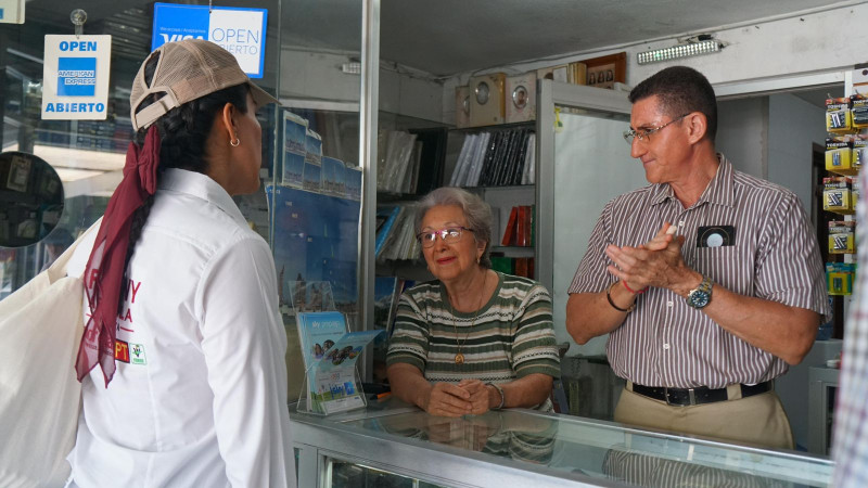 El corazón de Apatzingán se vuelve guinda con el paso de Fanny Arreola 