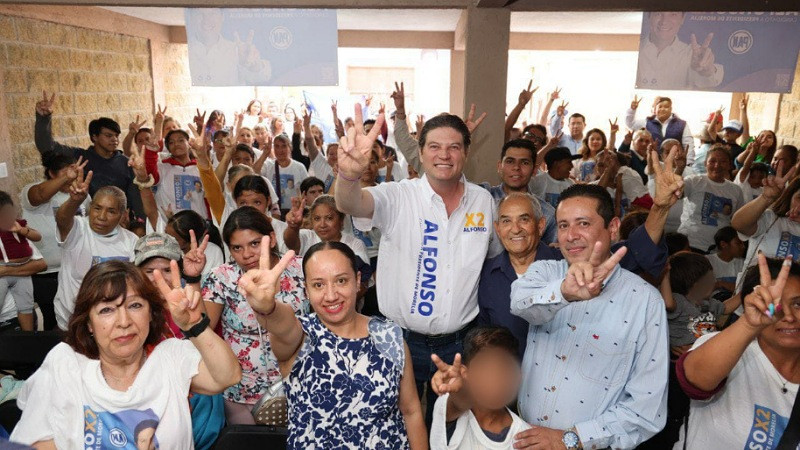 ”Gracias por las Becas y las obras en la colonia": vecinos de Prados Verdes a Alfonso Martínez  