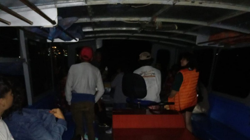 Lancha queda varada en el Lago de Pátzcuaro 