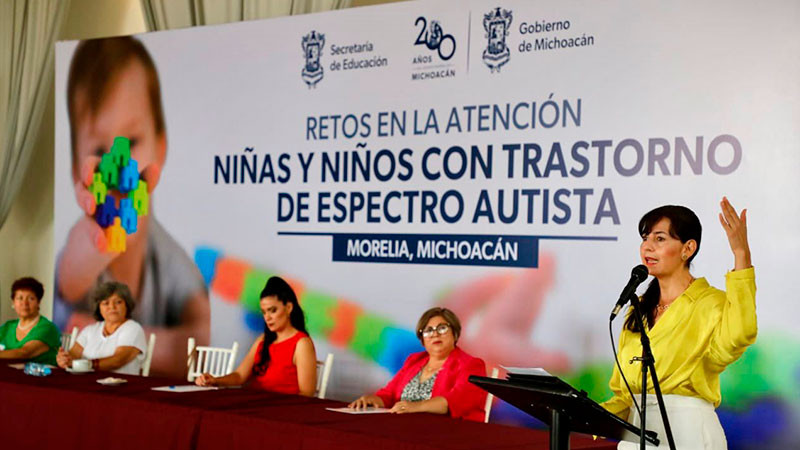 Se actualizan casi 300 docentes para atender a alumnos con autismo 