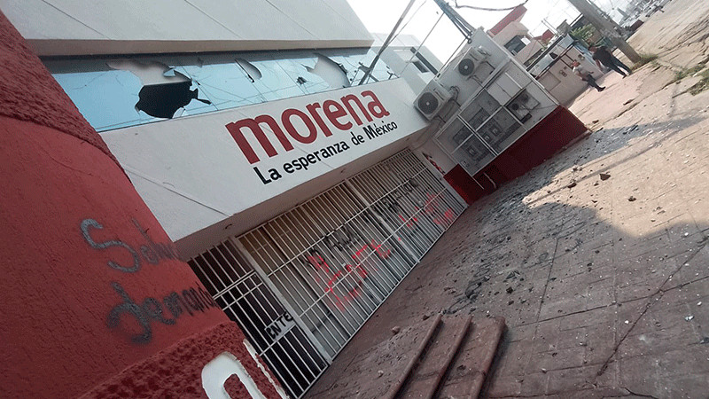 Maestros vandalizan oficinas de varios partidos políticos en Chiapas 