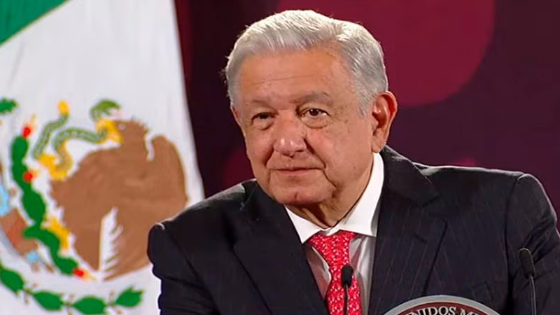 Reta AMLO a opositores a comprobar que él ordenó a la CNTE permanecer en el Zócalo durante 'Marea Rosa' 