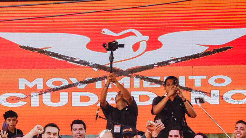 MC suspende actividades de campaña tras colapso de templete en evento de Nuevo León 