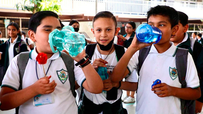 Sector educativo llama a escuelas a procurar hidratación de estudiantes ante la onda de calor 