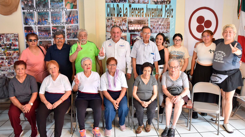 Adultos mayores coinciden con visión de Carlos Quintana 