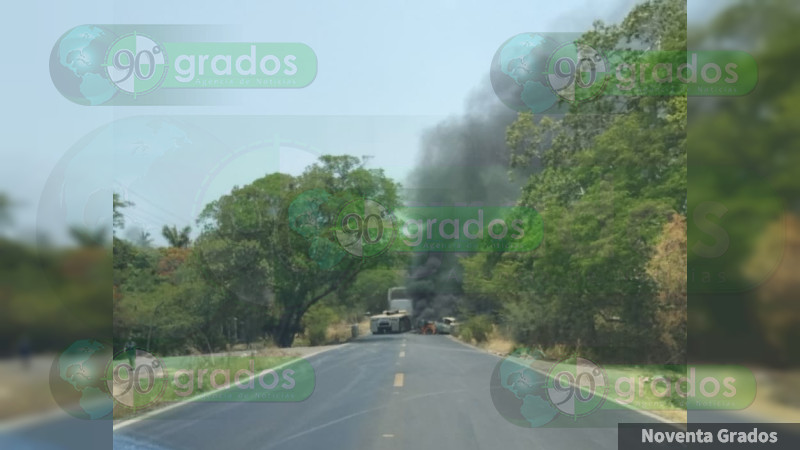 Desatan bloqueos y quemas en Buenavista, Michoacán: Habría caído lugarteniente del crimen 