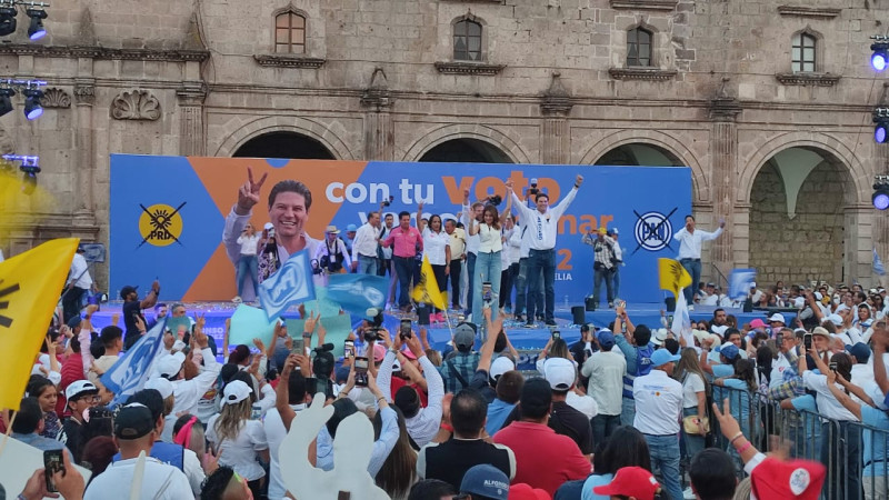 Alfonso cierra campaña con la plaza Valladolid llena de morelianos 