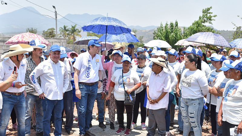 Comunidades de Tiripetio refrendan apoyo a Carlos Quintana 