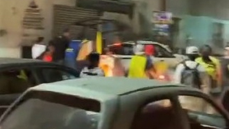 Aficionados del América hacen enojar a policías durante festejo y detonan impactos al aire en Salamanca 