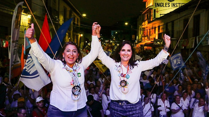 Arropan quiroguenses a Macarena Chávez