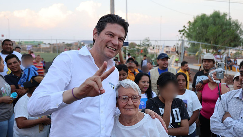 Canchas deportivas y pavimentaciones, logros de Alfonso en Misión del Valle