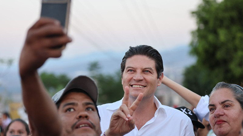 Canchas deportivas y pavimentaciones, logros de Alfonso en Misión del Valle