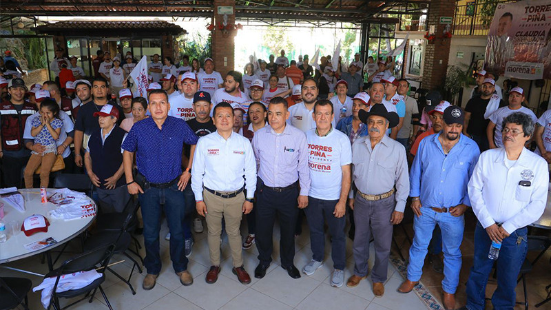 Líderes transportistas cierran filas con Torres Piña rumbo a Palacio Municipal 