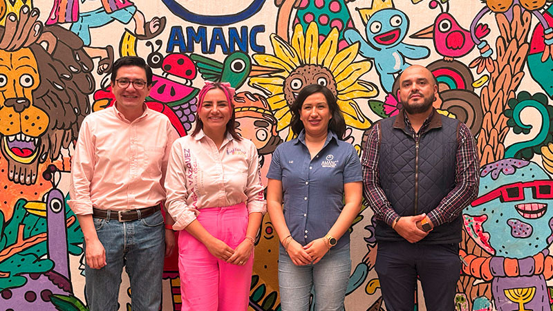 Signa Karla Vázquez compromisos con AMANC Michoacán 