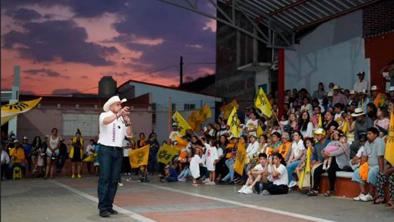 Humberto González convoca a votar en libertad por Huandacareo  